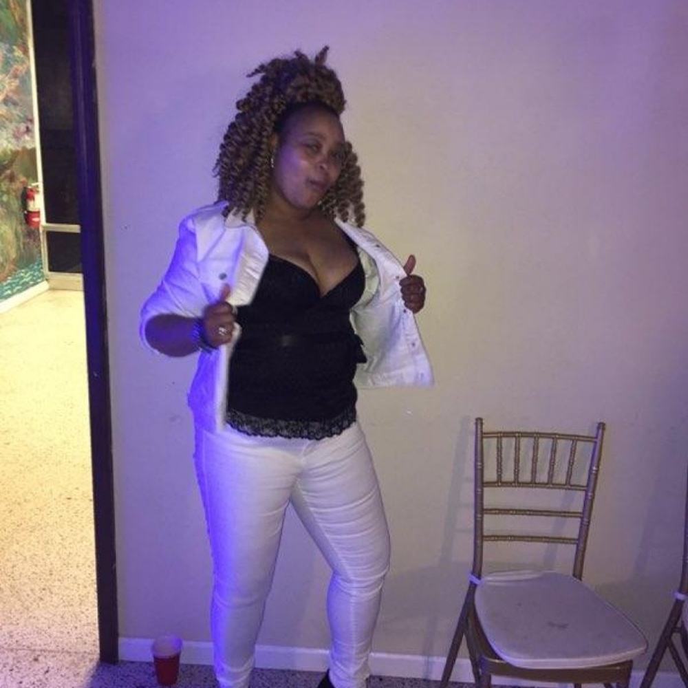 Meet your Posher, Tayibah